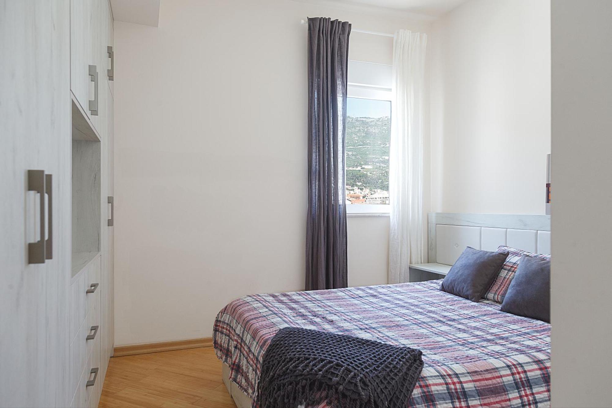 Lägenhet Modern 3-bedroom With Private Roof-top Terrace Budva