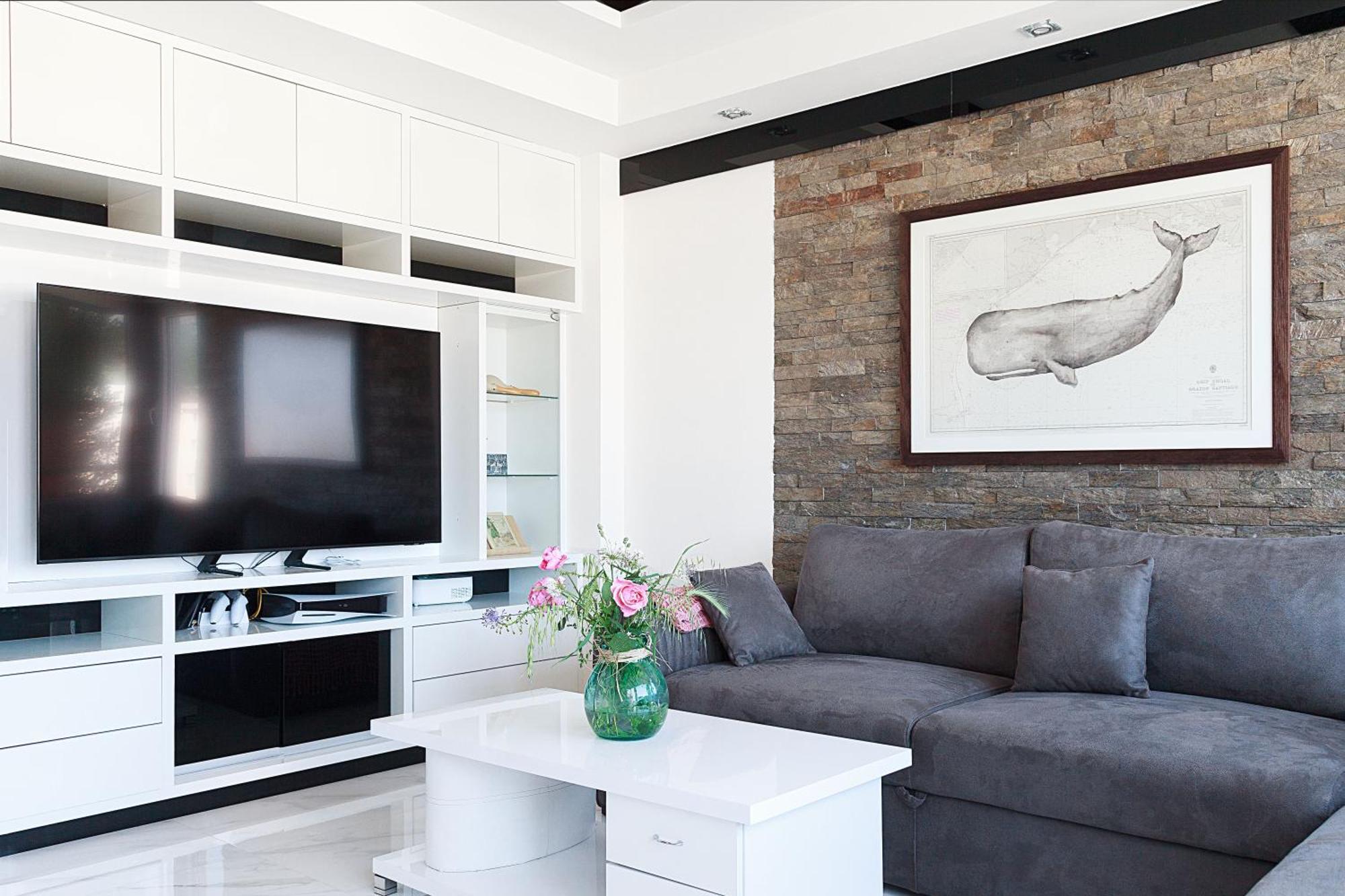 Modern 3-bedroom With Private Roof-top Terrace