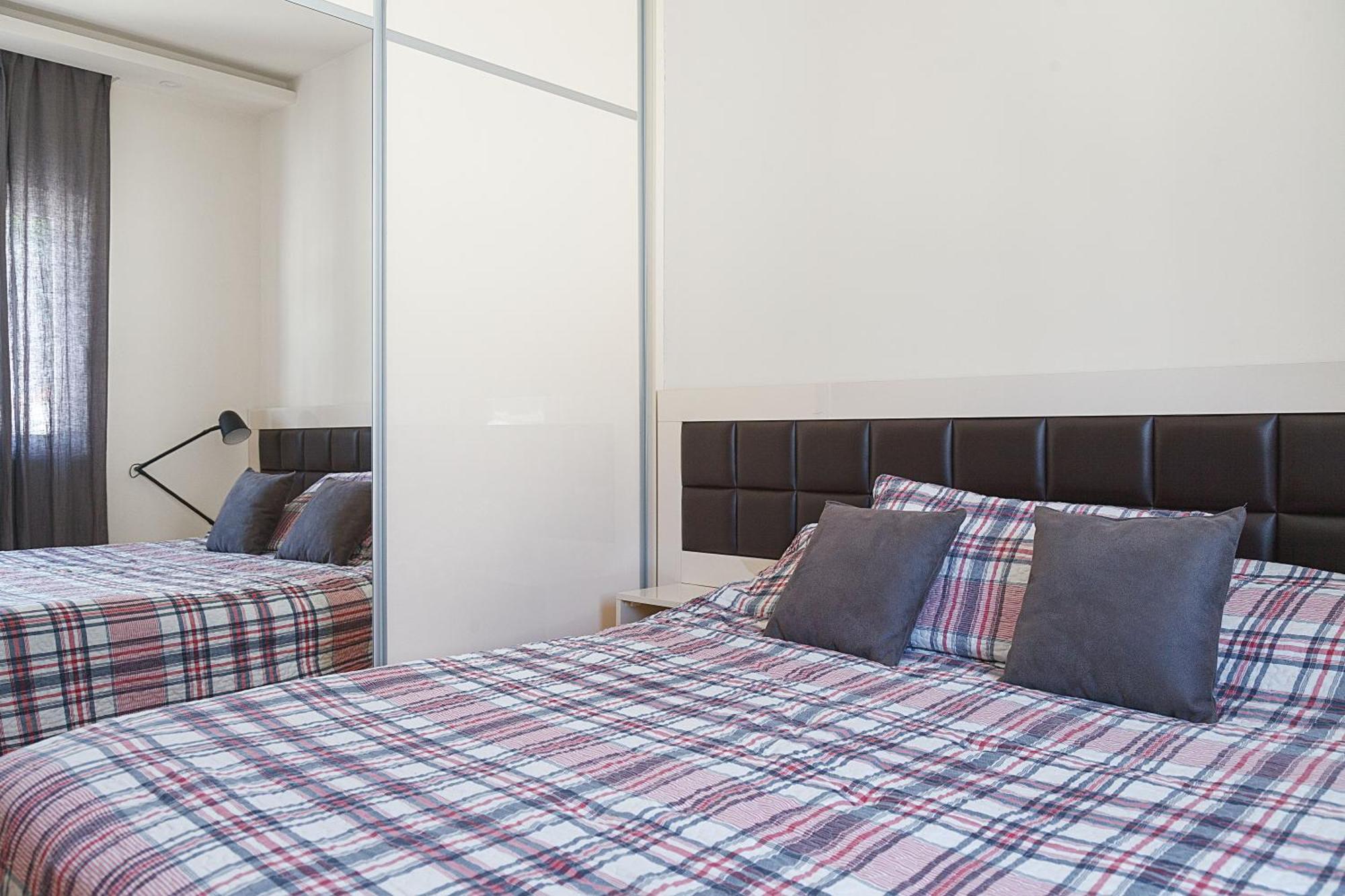 Modern 3-bedroom With Private Roof-top Terrace Apartment