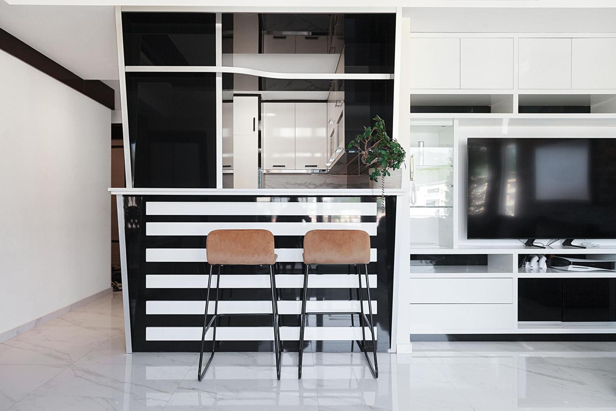 Modern 3-bedroom With Private Roof-top Terrace Budva