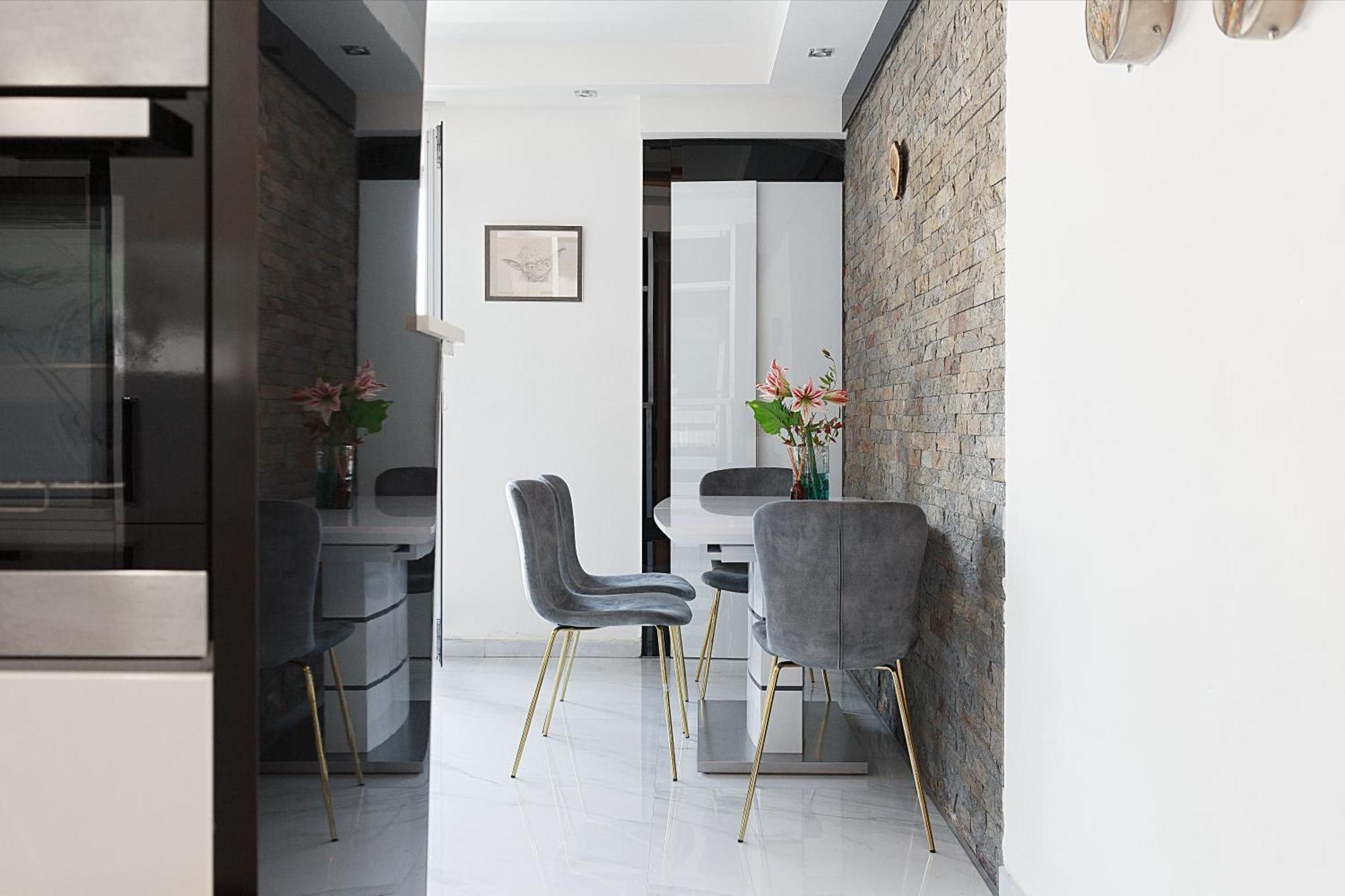 Modern 3-bedroom With Private Roof-top Terrace Apartment