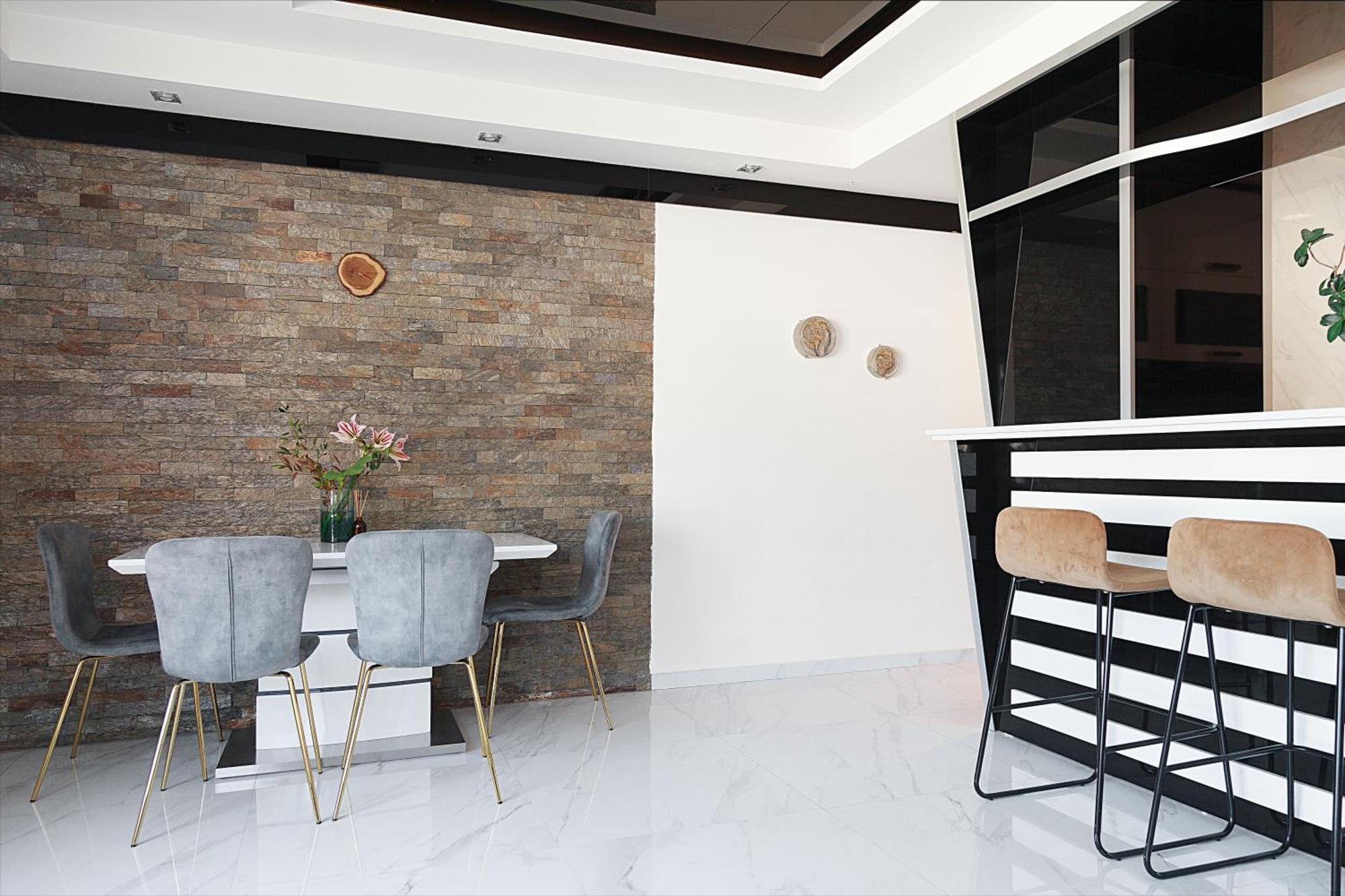 Apartment Modern 3-bedroom With Private Roof-top Terrace Budva