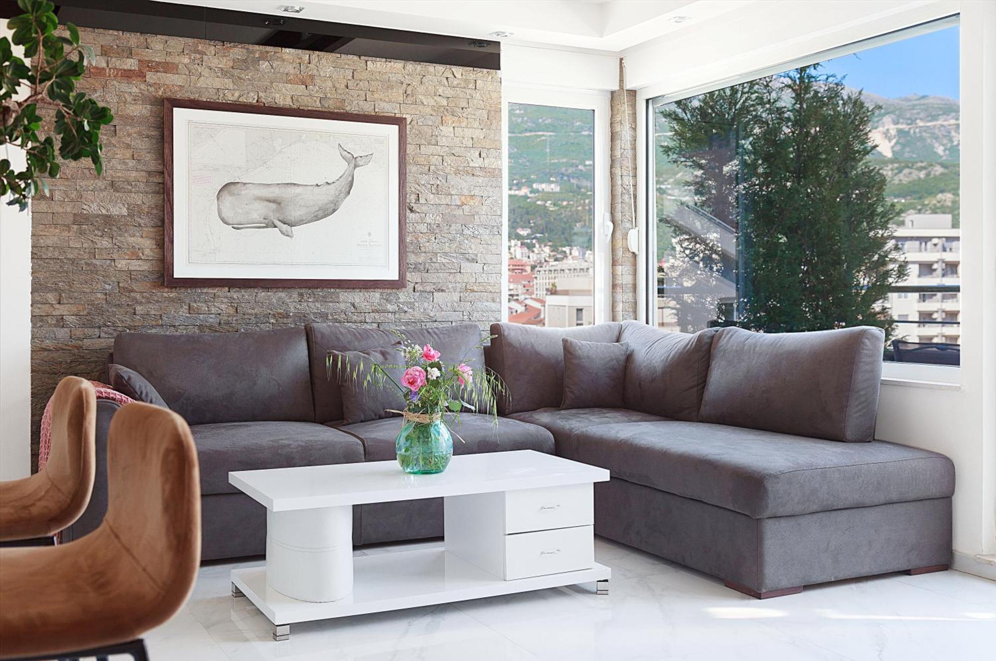 Modern 3-bedroom With Private Roof-top Terrace